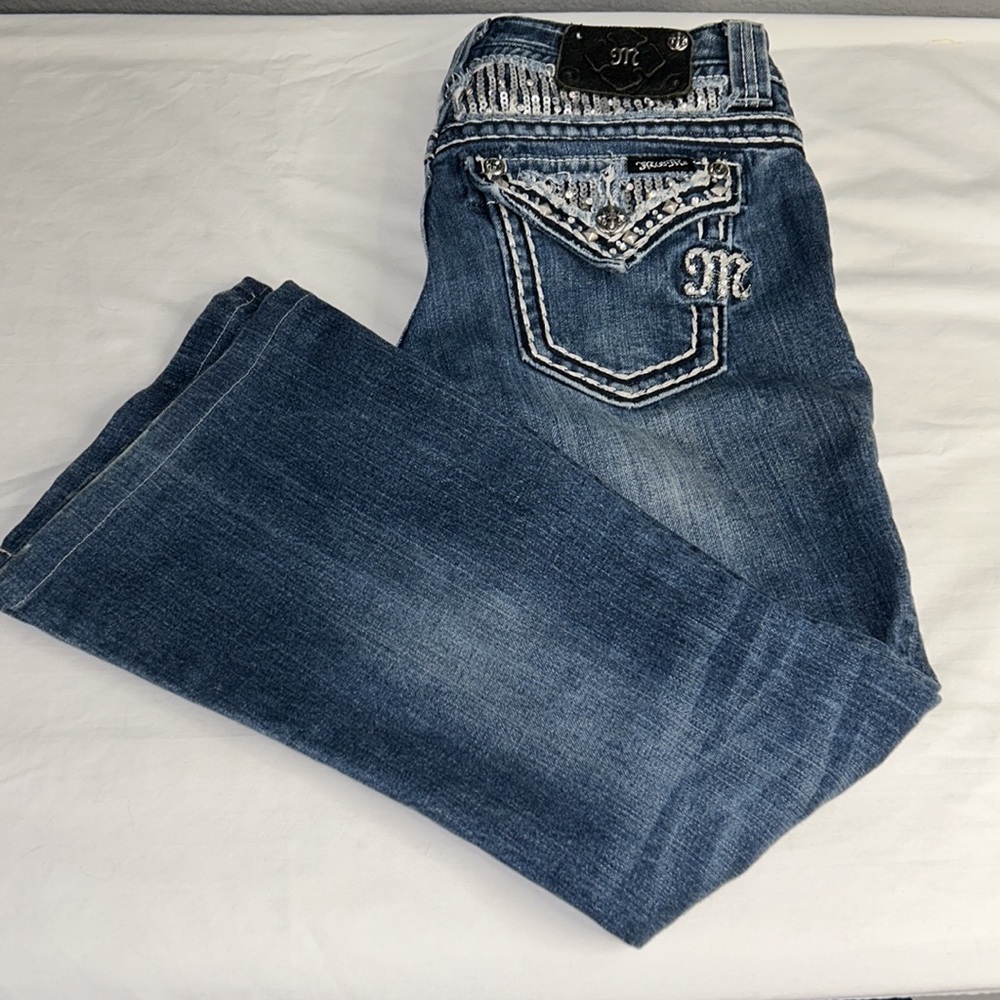 Miss Me Flare jeans. 28